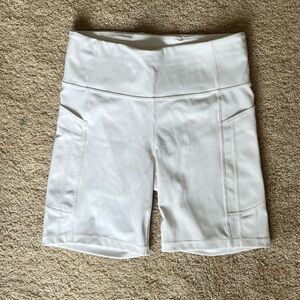 Athleta Stash 7” Short